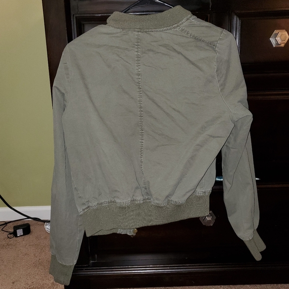 Green jacket - Picture 2 of 2